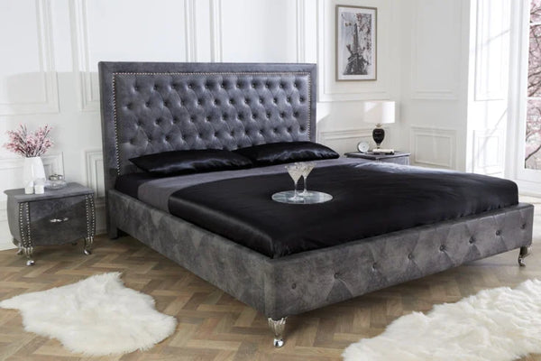 EXTRAVAGANCIA Chesterfield Doppelbett 180x200cm antik grau Nietenbesatz