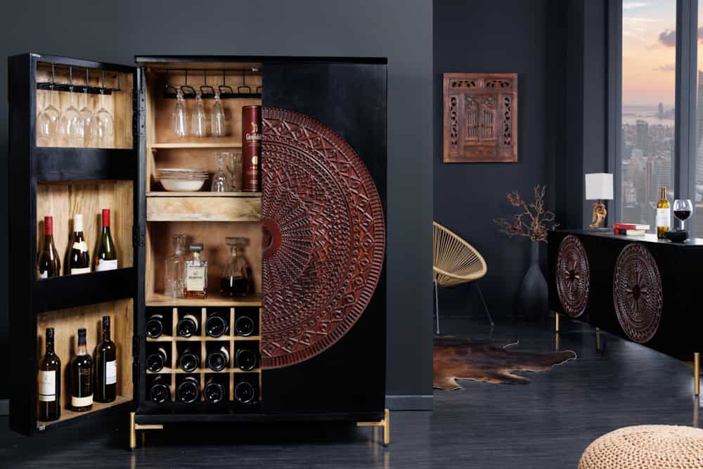 Massiver XXL Barschrank MANDALA 95cm Mangoholz schwarz gold Metallgestell Schnitzerei