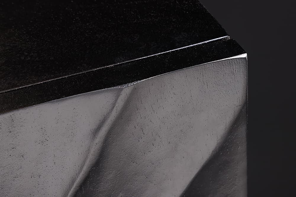 Massives Sideboard SCORPION 180cm schwarz hängend Mangoholz 3D-Design