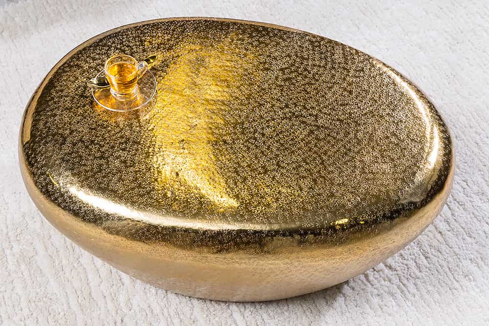 Handgefertigter Couchtisch STONE 75cm gold Metall Hammerschlag Design