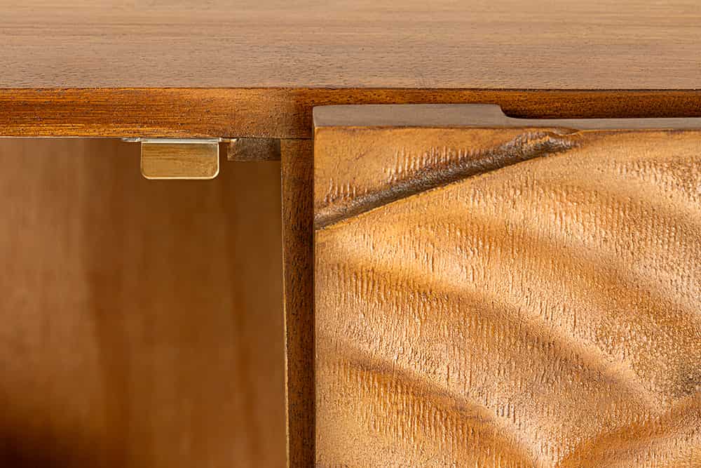 Massives Highboard SNAKE 120cm Mangoholz Schlangen-Design