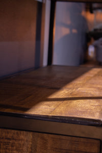 BOSKOP Industrial Bücherregal 180cm Mangoholz mit Metallgestell