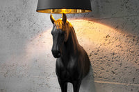 BLACK BEAUTY Extravagante Stehlampe 130cm schwarz Pferdefigur