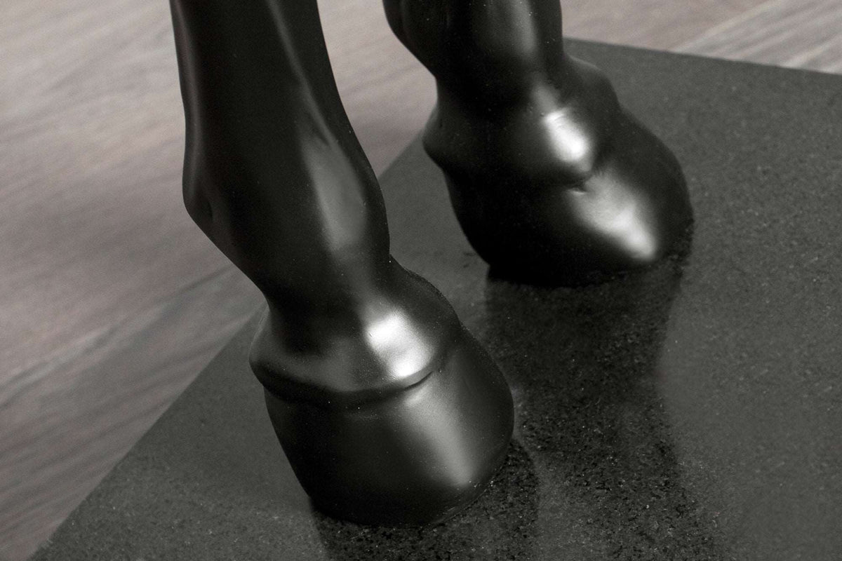 BLACK BEAUTY Extravagante Stehlampe 130cm schwarz Pferdefigur