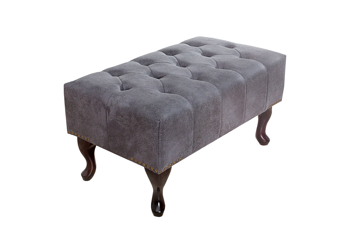 Fußhocker Edler Chesterfield antik grau mit Knopfheftung und Nietenbesatz