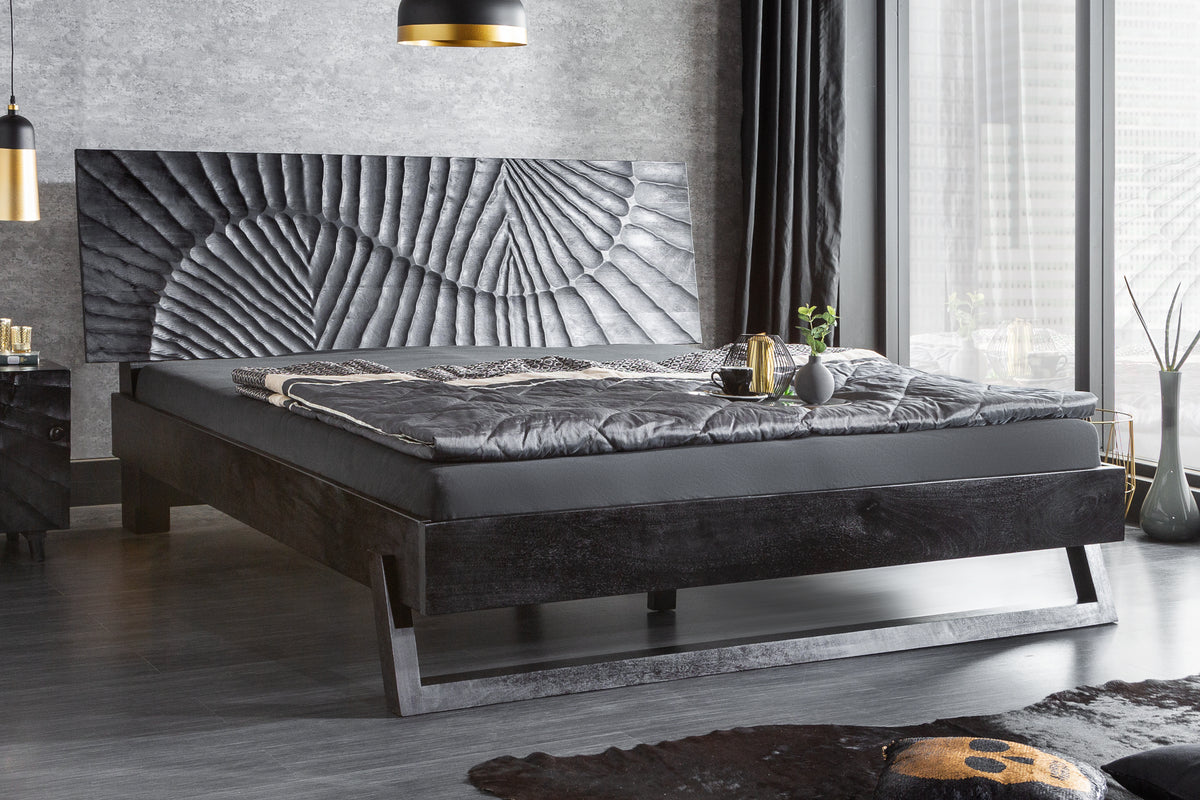 Design Bett SCORPION 180x200cm schwarz Mangoholz 3D Schnitzerei Massivholz Doppelbett
