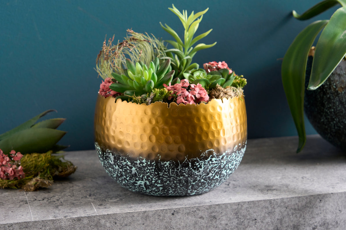 ORIENT Handcrafted decorative bowl 23cm gold with patina in classic hammered design