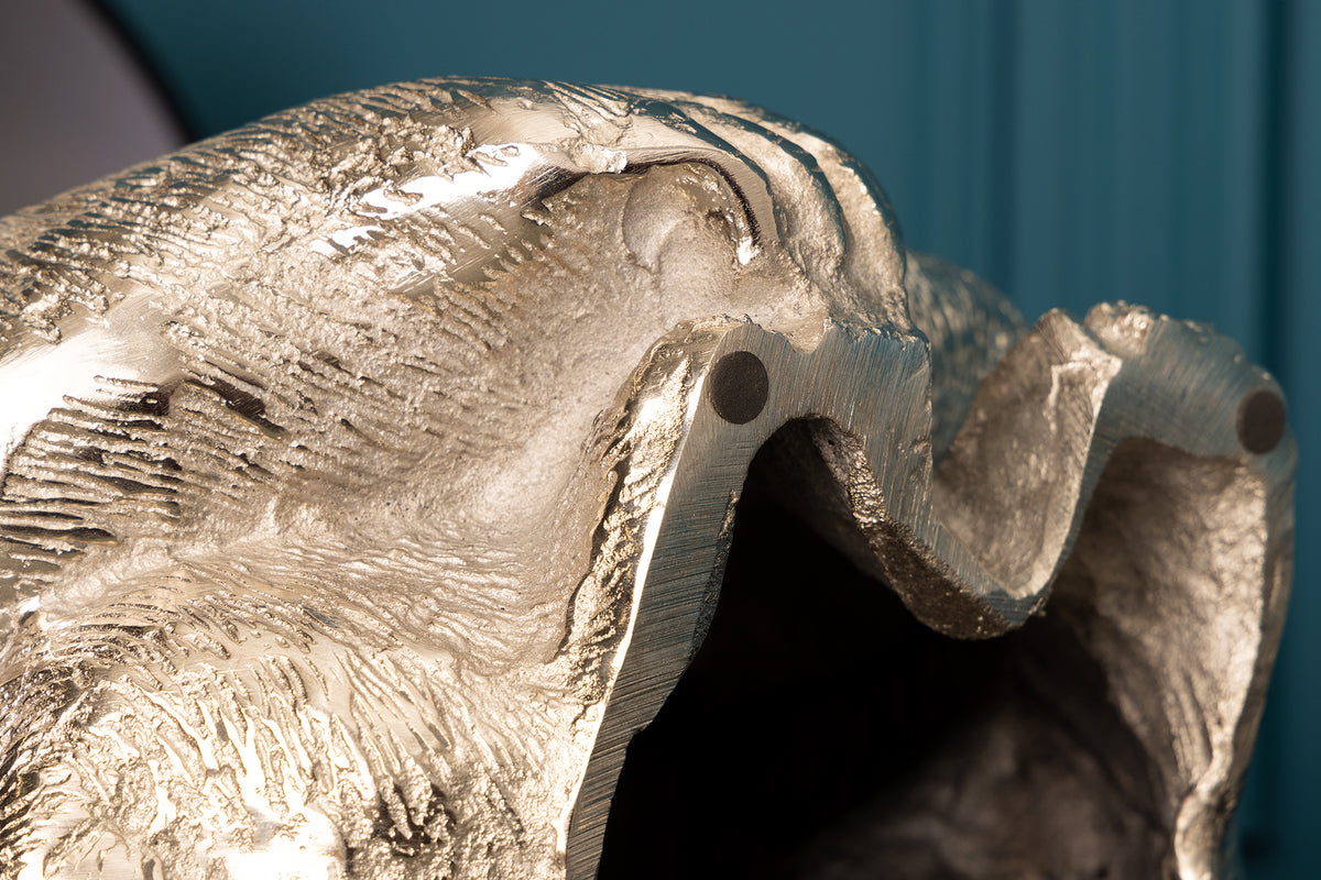 KONG Dekorative Tischlampe 60cm silber handmade Metall Gorilla mit Stoffschirm