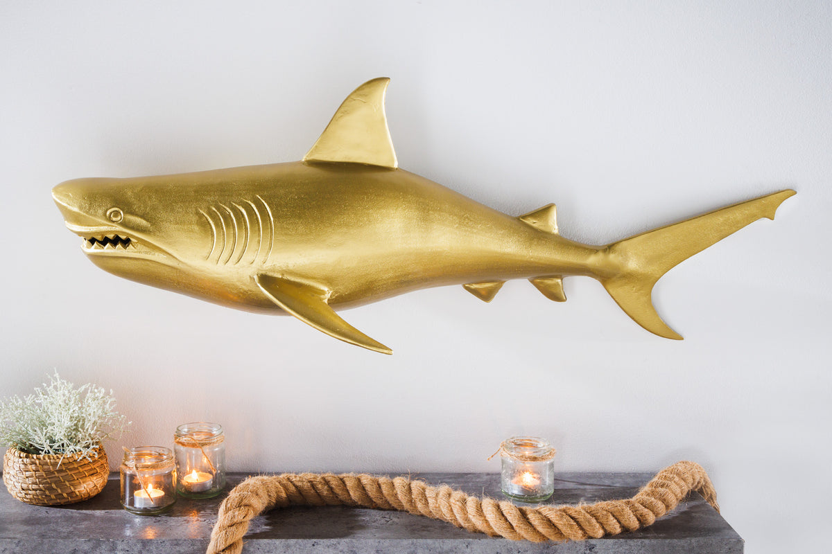 Maritime Wanddekoration HAI 105cm gold Metall handmade Haifisch Design Skulptur