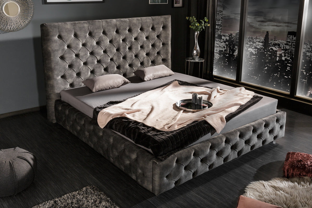 Kingsize Doppelbett PARIS Samt Chesterfield Design