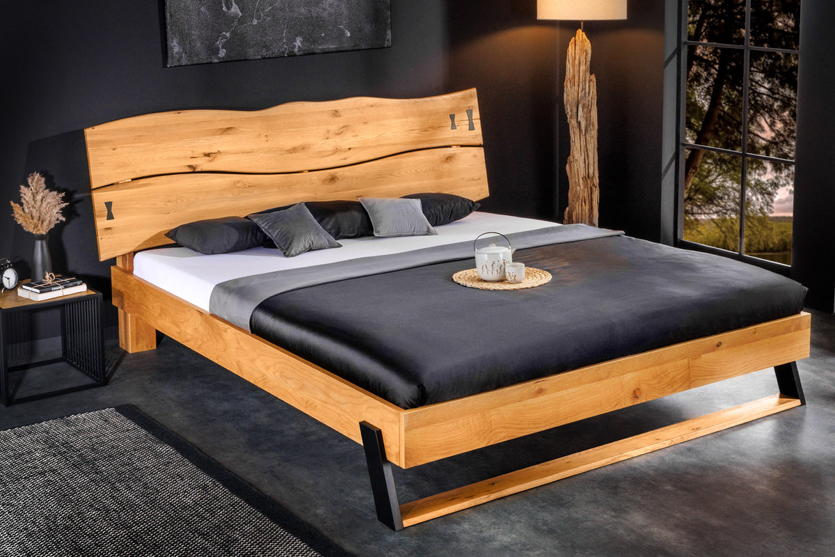 Massivholz Doppelbett AMAZONAS 180x200cm natur Wildeiche Baumkante