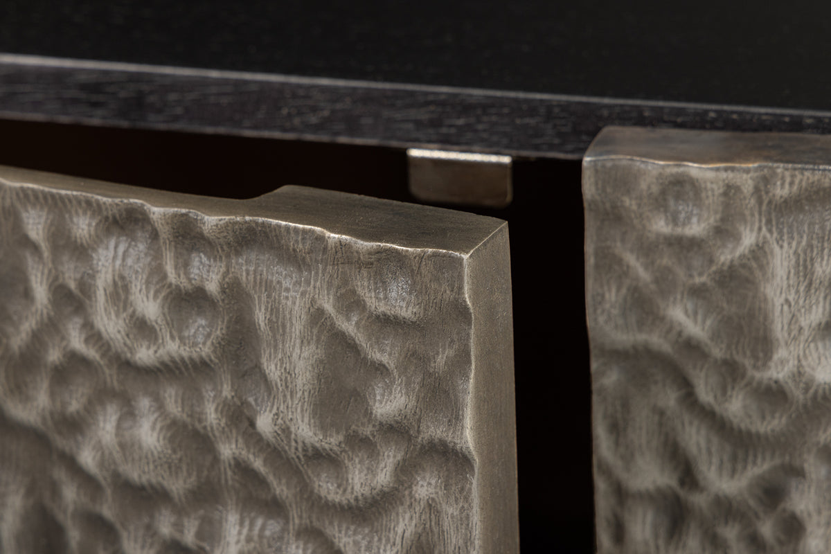 CROCO Handgefertigtes Sideboard 180cm grau schwarz Mangoholz mit 3D Schnitzereien massiv schwarz Metall