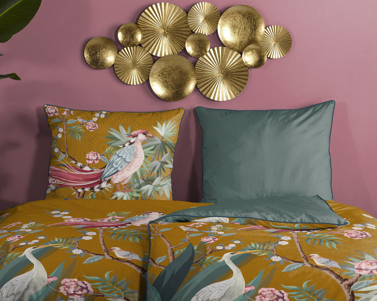 Descanso Satin-Bettwäsche „Sarenza“ – Eleganz in Ocker mit floralen Akzenten