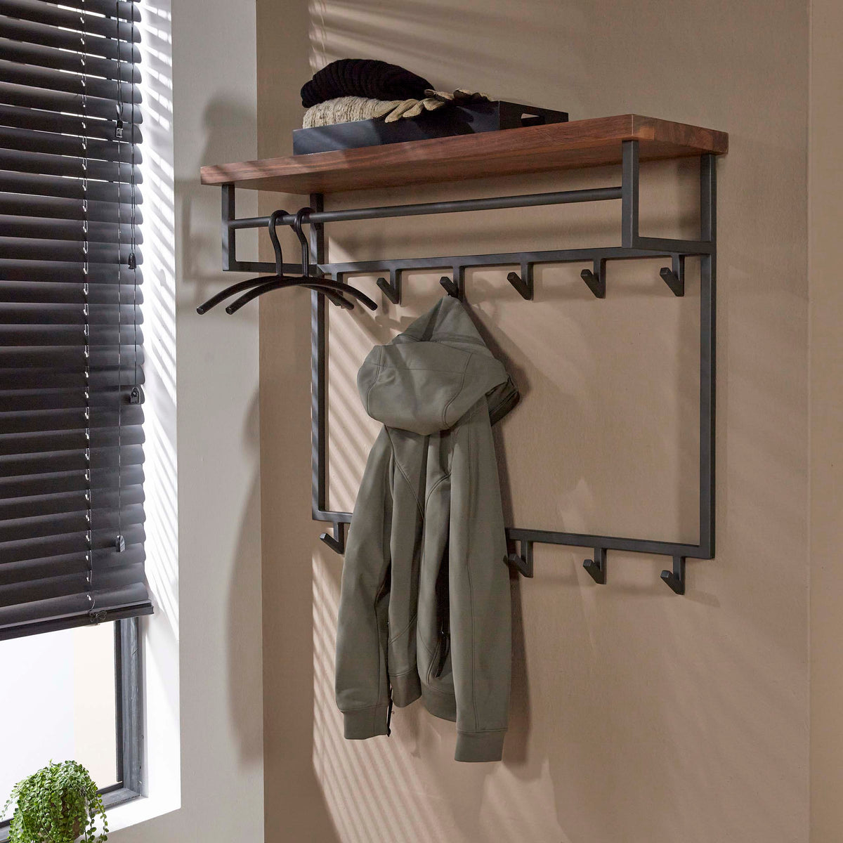 Garderobe Daytona hoch Hutablage 12 Haken / Massiv Saja
