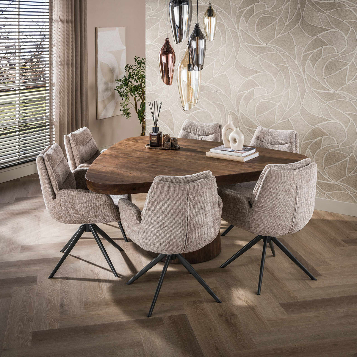 Arcadia Triangle Esstisch 165 cm Massivholz Akazie Braun – Design Esstisch mit Mittelfuß
