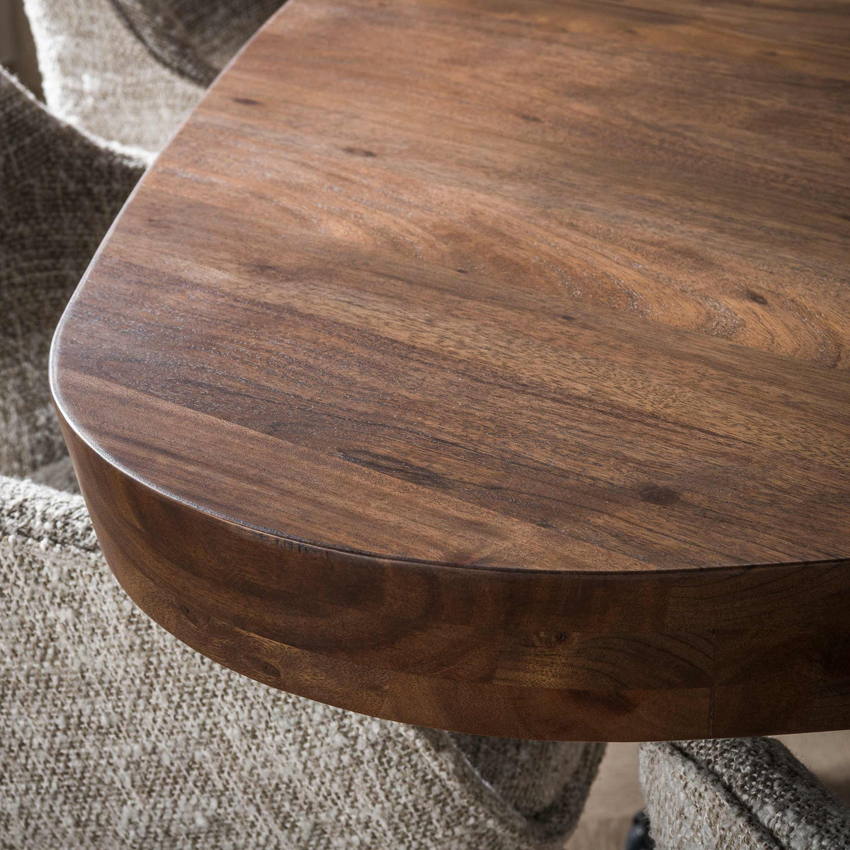 Arcadia Triangle Esstisch 165 cm Massivholz Akazie Braun – Design Esstisch mit Mittelfuß