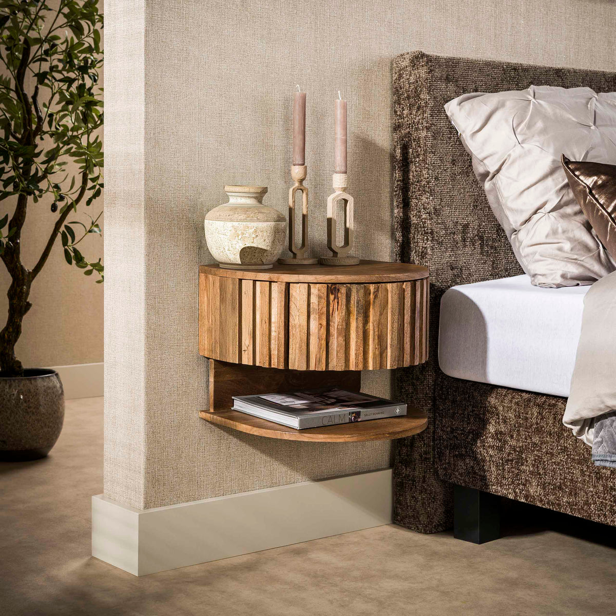 Nachttisch Ridge shelve schwebend 1 Schublade / Massiv Mango sand