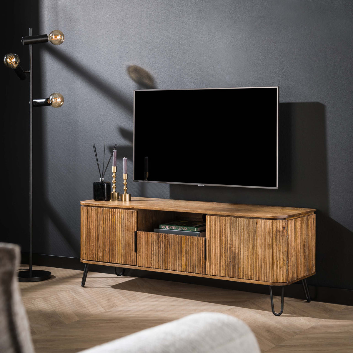 WAVE TV-Möbel  1 Schublade + 2 Türen / Massiv Mango sand Metallfüße schwarz