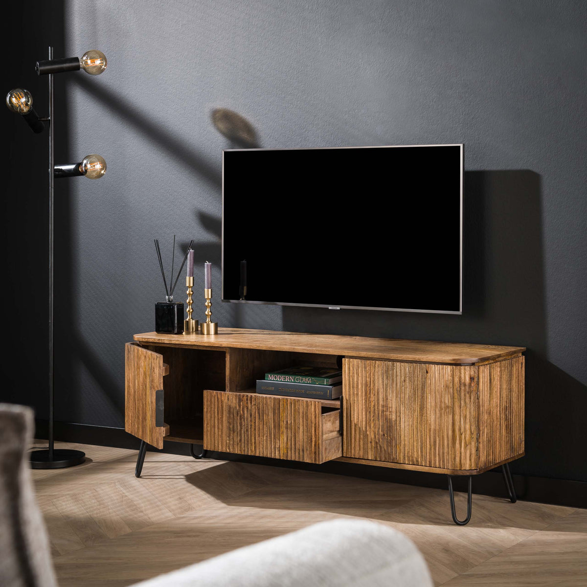 WAVE TV-Möbel  1 Schublade + 2 Türen / Massiv Mango sand Metallfüße schwarz