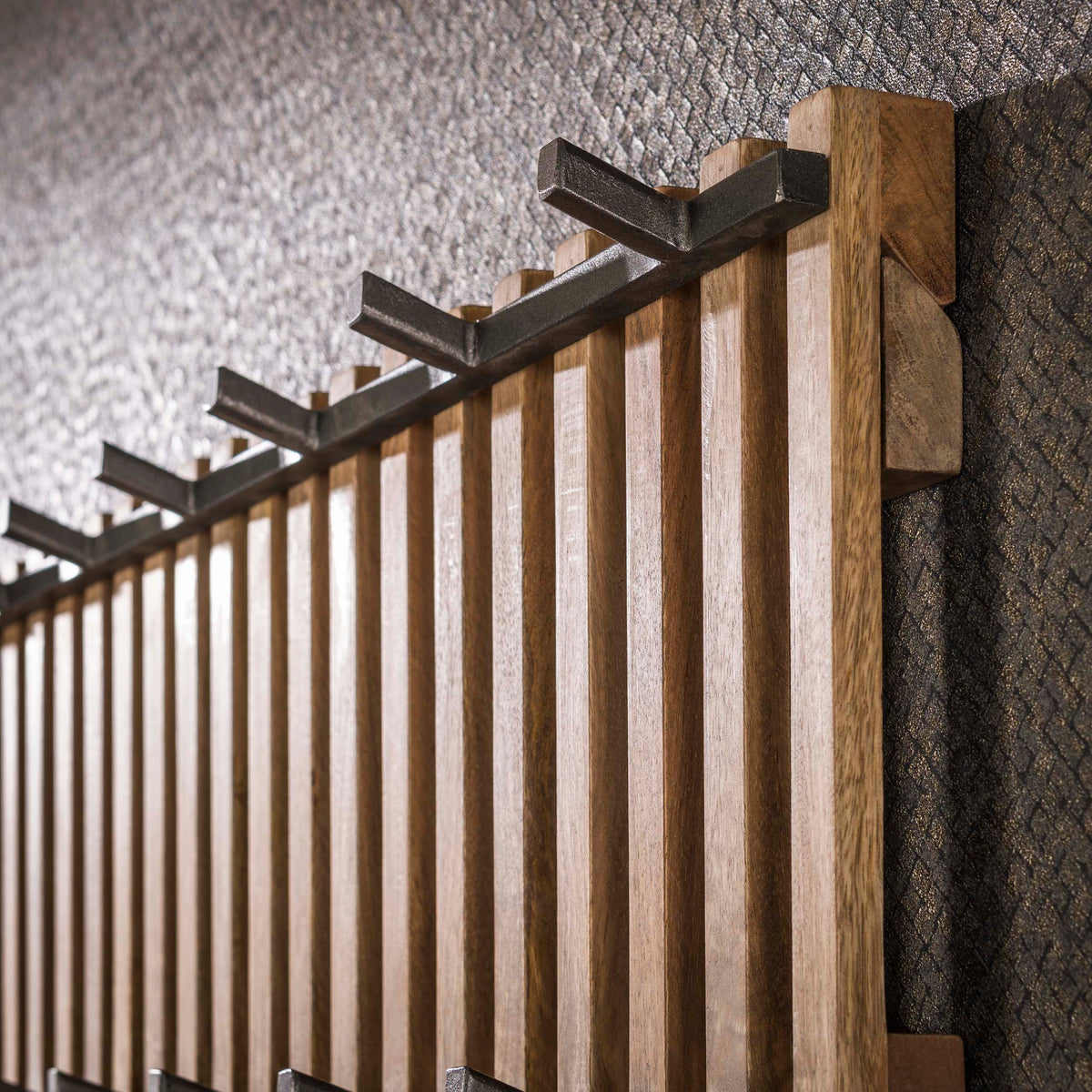TWEAK Wandgarderobe Garderobe  100 cm 7+6 Haken / Massiv Mango sand