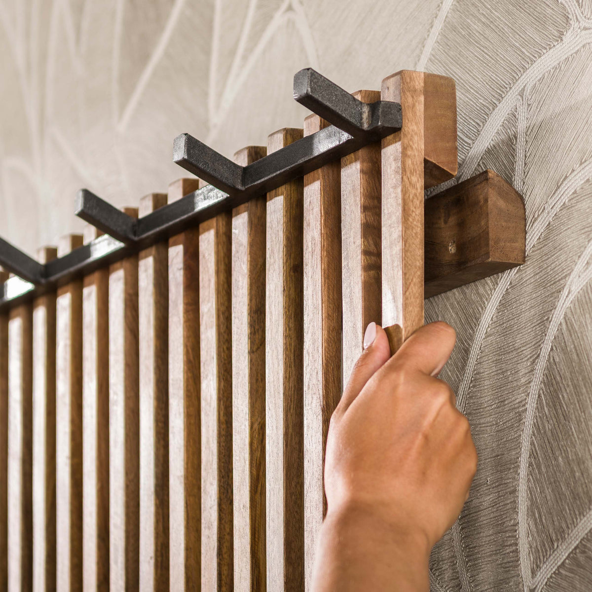 Garderobe Tweak hoch XL 20 Haken / Massiv Mango sand