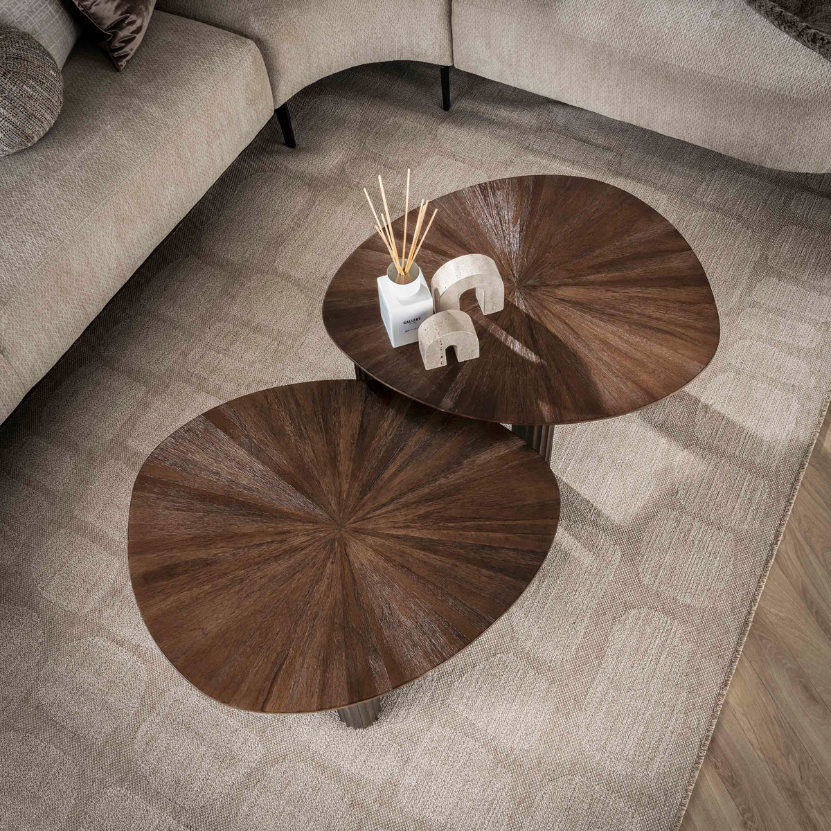 MAYA TEAK Couchtisch dreieckig Set aus 2 / Massiv Teak Espresso