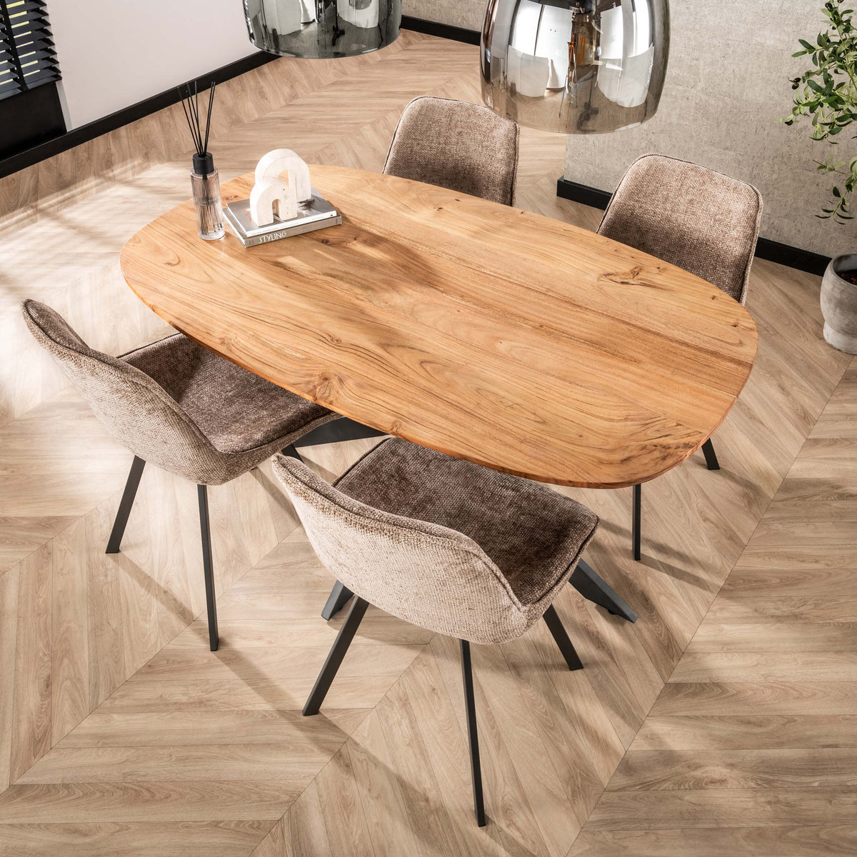 ARHUS SOLID Esstisch dänisch oval 150cm / Massiv Akazie