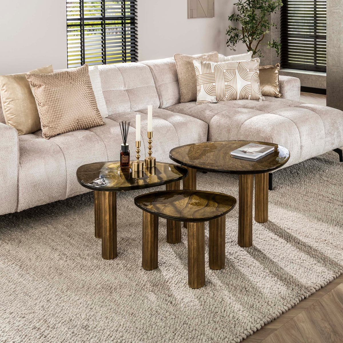 ARCHITECTURE Industrial coffee table 100cm oiled oak black frame