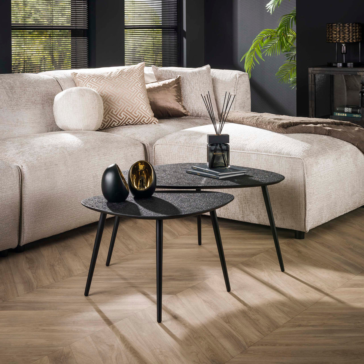 ARCHITECTURE Industrial coffee table 100cm oiled oak black frame