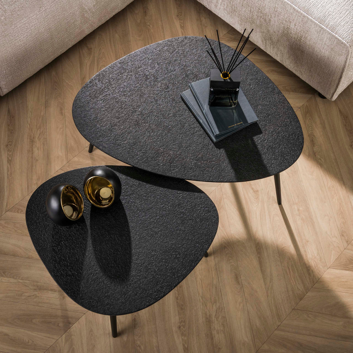 ARCHITECTURE Industrial coffee table 100cm oiled oak black frame