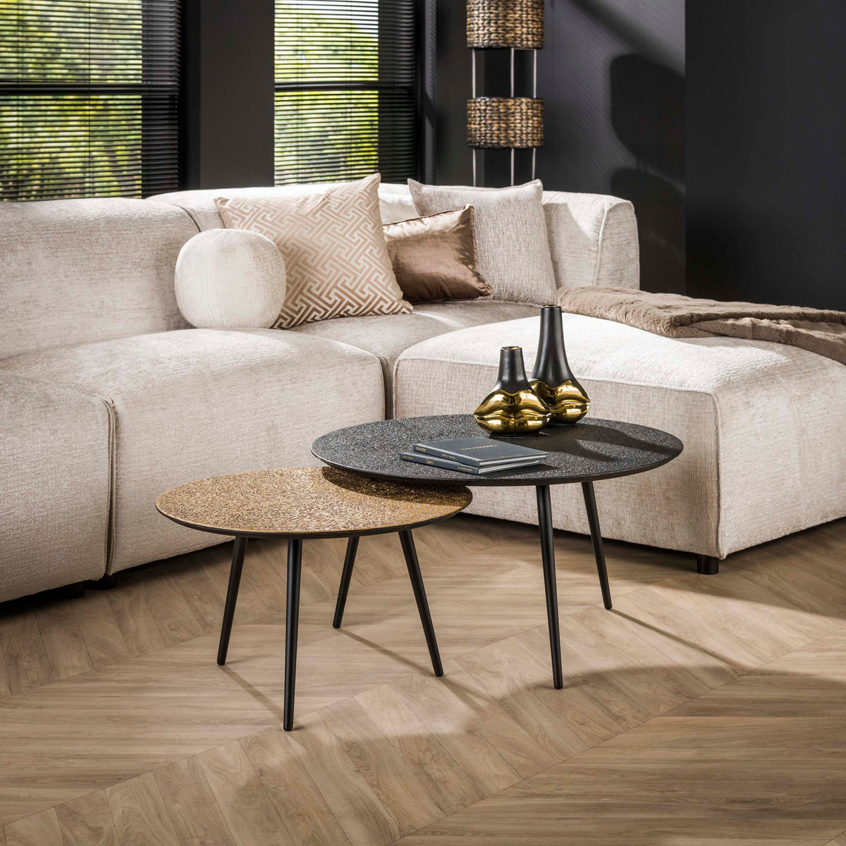 ARCHITECTURE Industrial coffee table 100cm oiled oak black frame