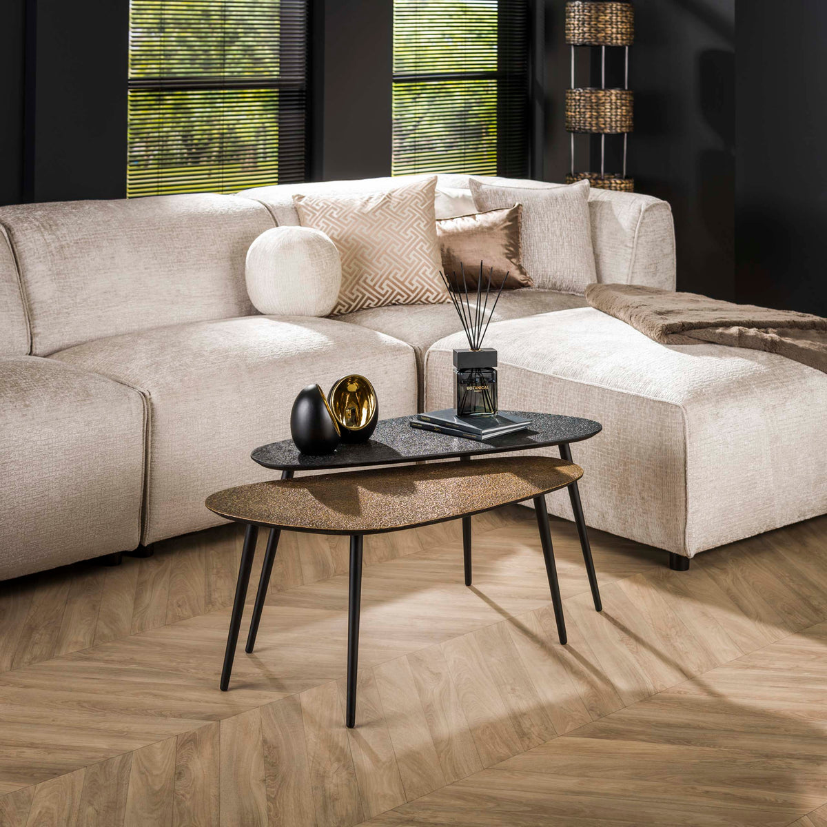 ARCHITECTURE Industrial coffee table 100cm oiled oak black frame