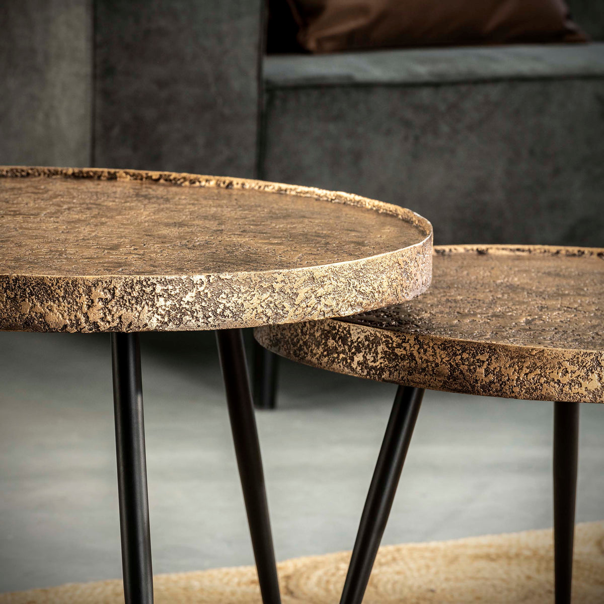 ARCHITECTURE Industrial coffee table 100cm oiled oak black frame