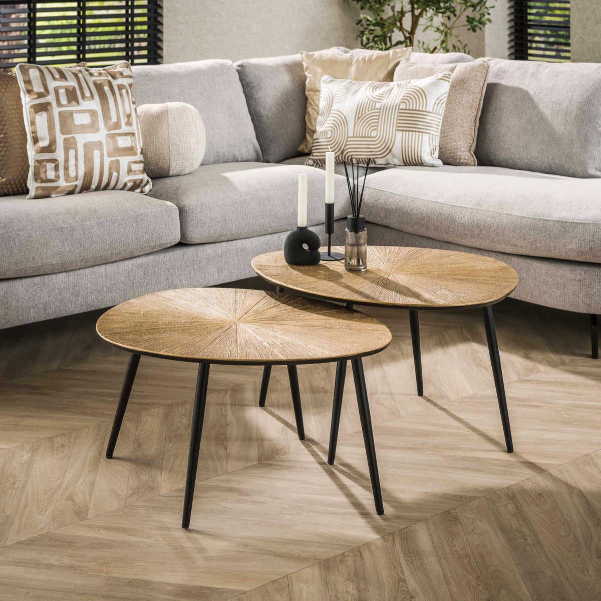ARCHITECTURE Industrial coffee table 100cm oiled oak black frame