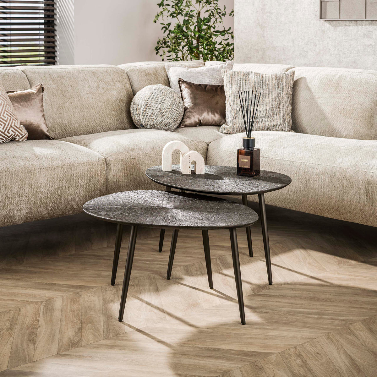 ARCHITECTURE Industrial coffee table 100cm oiled oak black frame