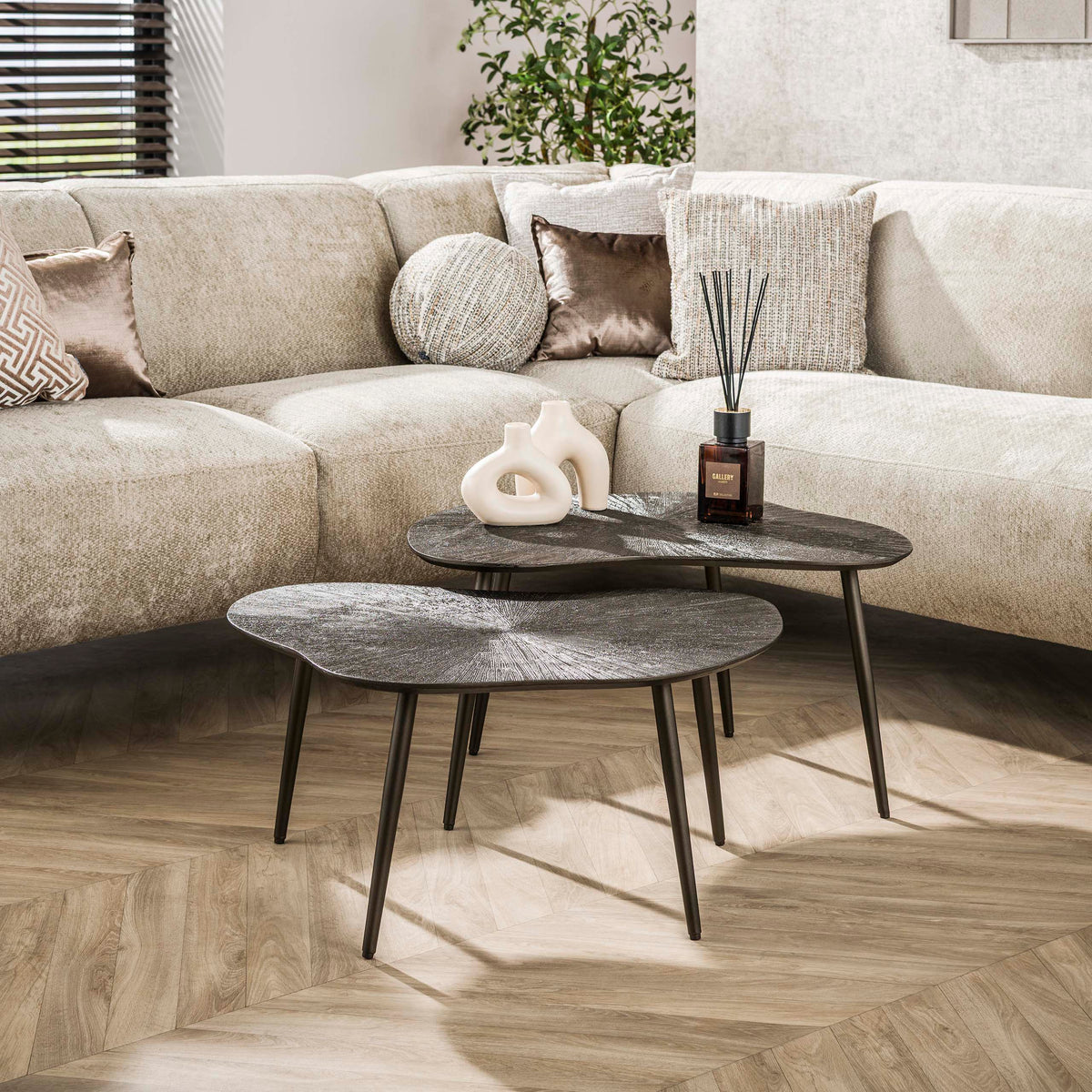 ARCHITECTURE Industrial coffee table 100cm oiled oak black frame