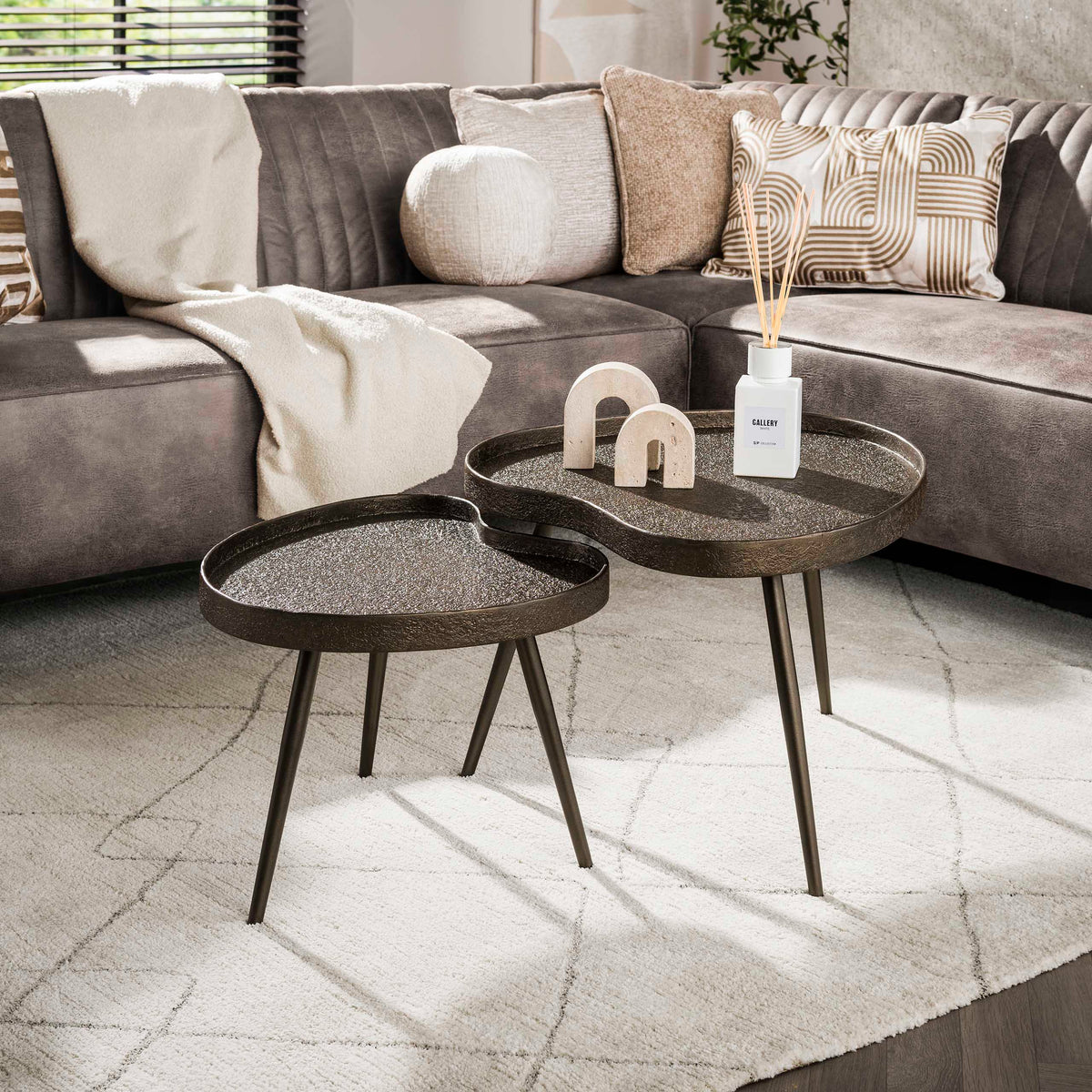 ARCHITECTURE Industrial coffee table 100cm oiled oak black frame