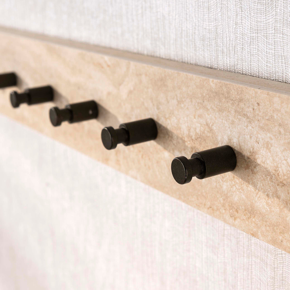 Garderobe Travino / Keramik travertin