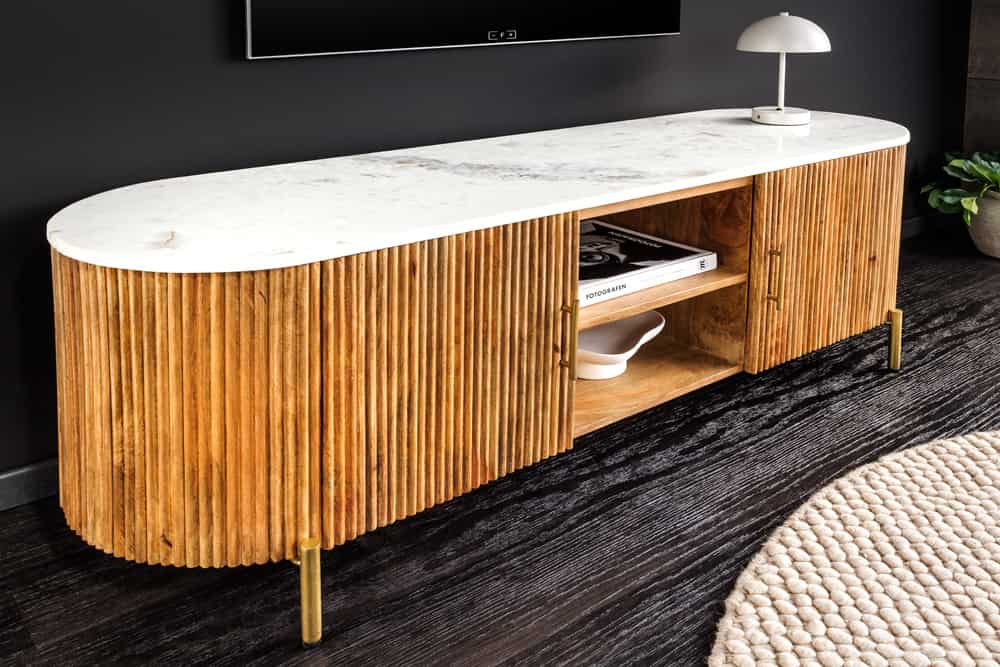 TRES CHIC Massives TV-Board 140cm braun Mangoholz weiß Marmor mit viel Stauraum