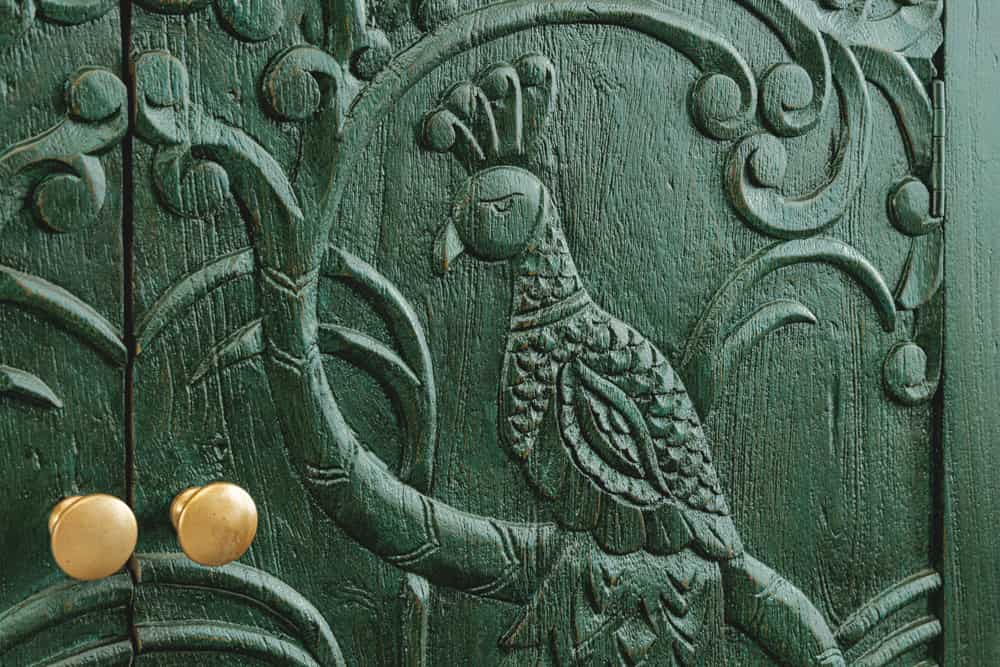 PEACOCK Massives Sideboard  175cm grün Mangoholz Schnitzerei Pfauenmotiv