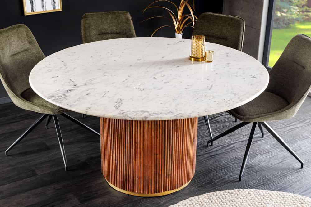 GATSBY Runder Esstisch 140cm braun gold Mangoholz weiße Marmorplatte Säulenfuß