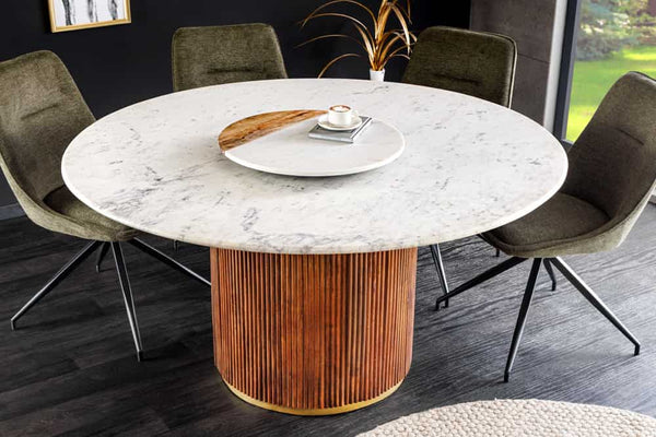 GATSBY Runder Esstisch 140cm braun gold Mangoholz weiße Marmorplatte Säulenfuß
