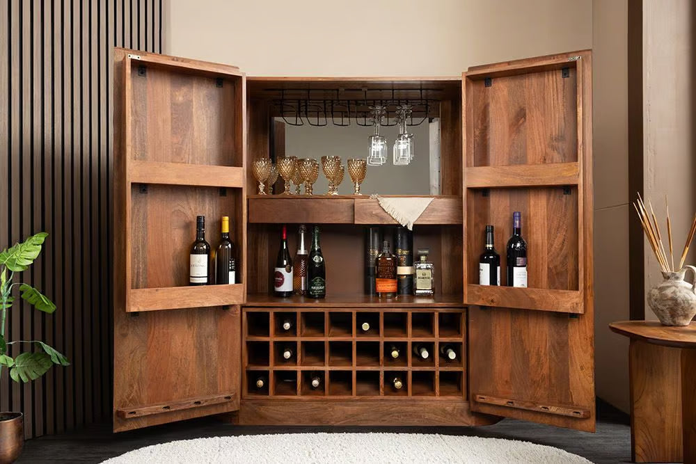 Massiver Barschrank ADLON 140cm braun Mangoholz mit 3D-Front und Weinregal
