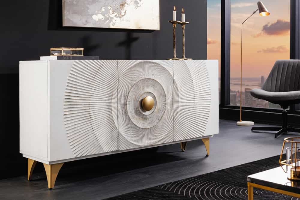 GOLDEN SUNSET Handgearbeitetes Sideboard 140cm weiß mit 3D Schnitzereien gold Mangoholz Metallbeine