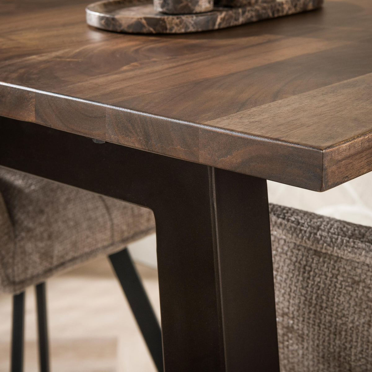 Bartisch Edge Pure 147cm / Massiv Akazie braun