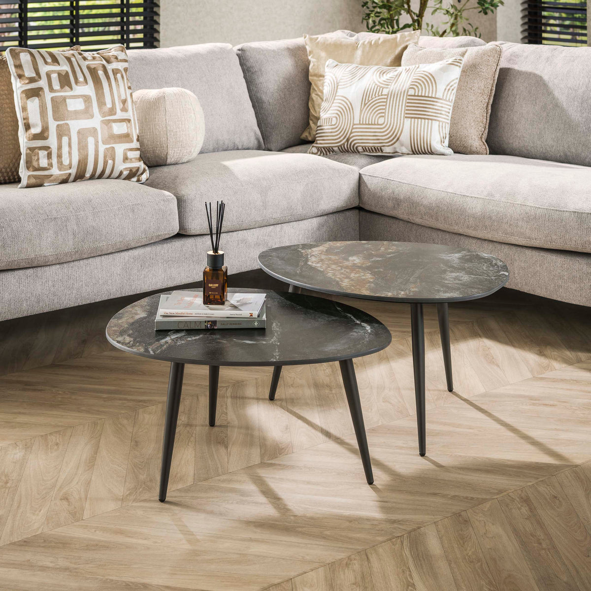 ARCHITECTURE Industrial coffee table 100cm oiled oak black frame