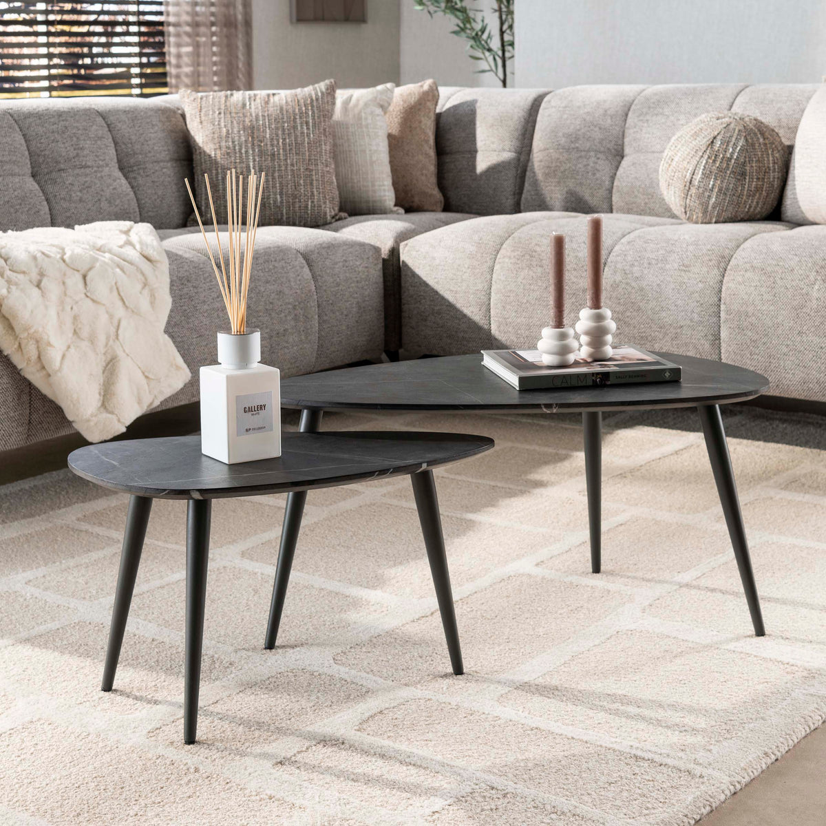 ARCHITECTURE Industrial coffee table 100cm oiled oak black frame