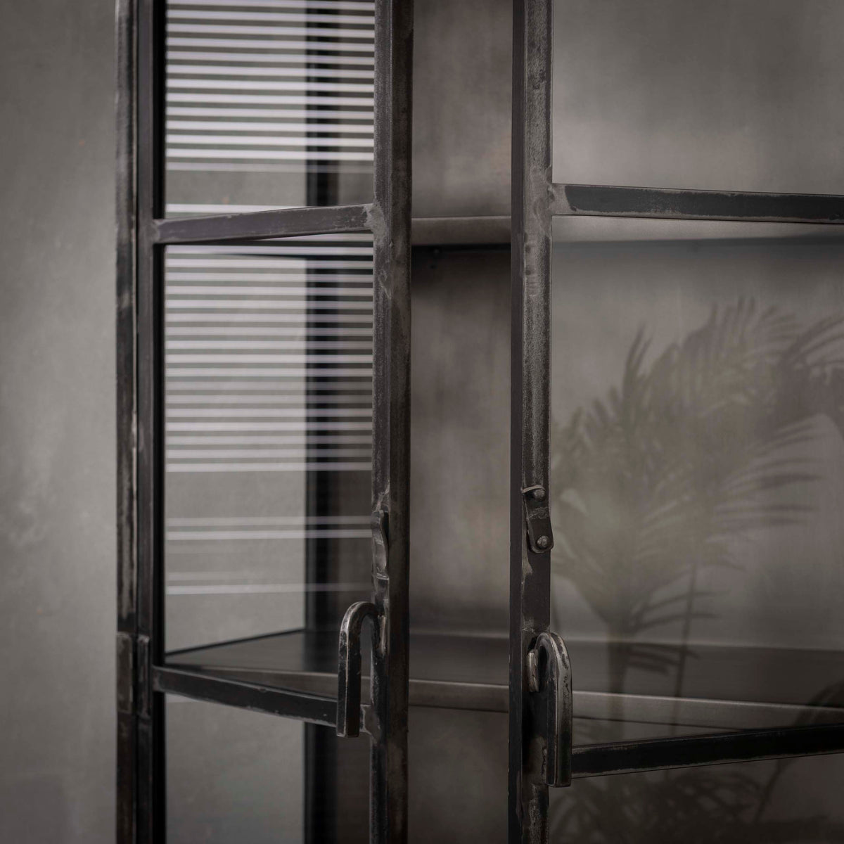 Vitrine Rift Metal 2 Türen / Gunmetal