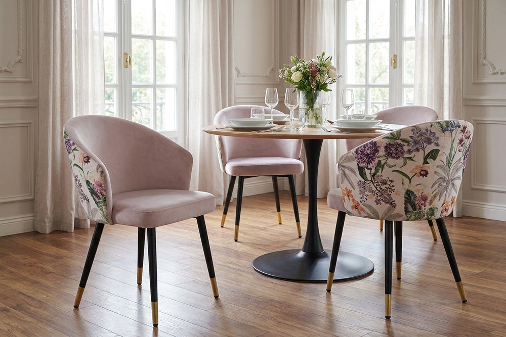 Extravaganter Stuhl MAISON CLASSIQUE Samt schwarze Metallbeine goldene Fußkappen
