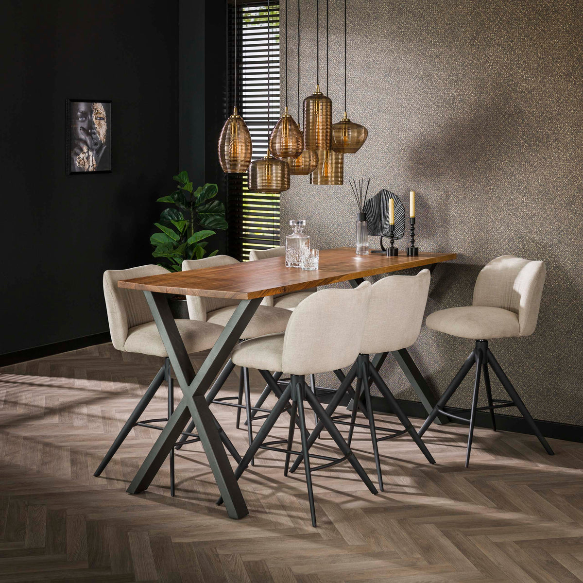 Pendelleuchte Stripe Horizontal 4+3-Fassungen / Amberfarbenes Glas